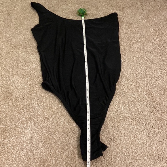 Missguided Black Slinky One Shoulder Bodysuit 2 - Picture 13 of 13